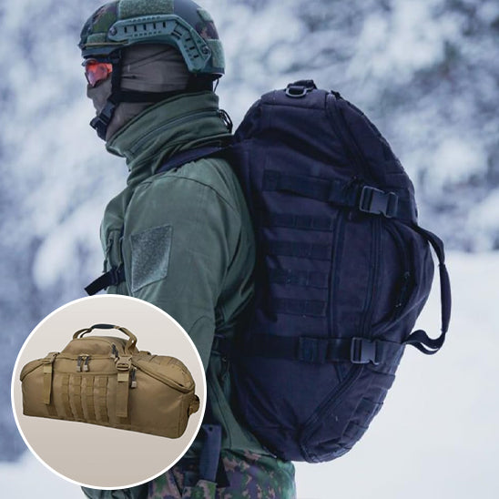 homme neige porte sac a do -randonnee