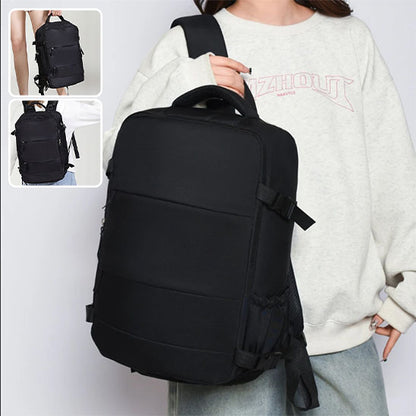 sac a dos de voyage noir sur femme